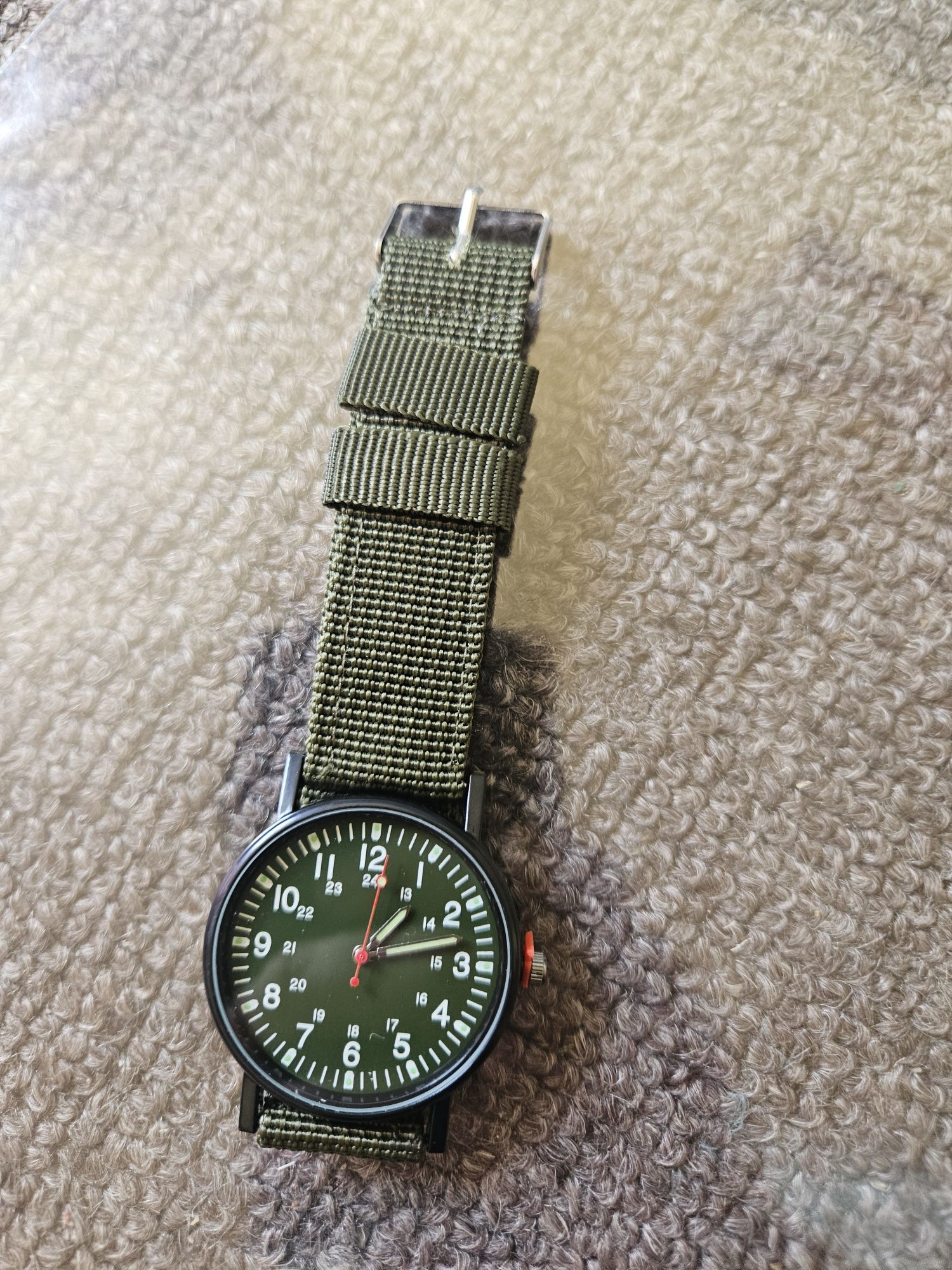 Nowy zegarek militarny w stylu US Army