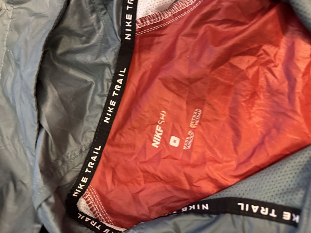 Куртка вітровка Nike Windrunner Trail Running Jacket