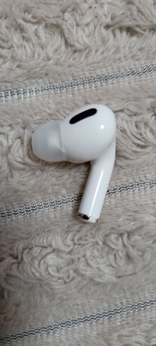 Apple airPods один