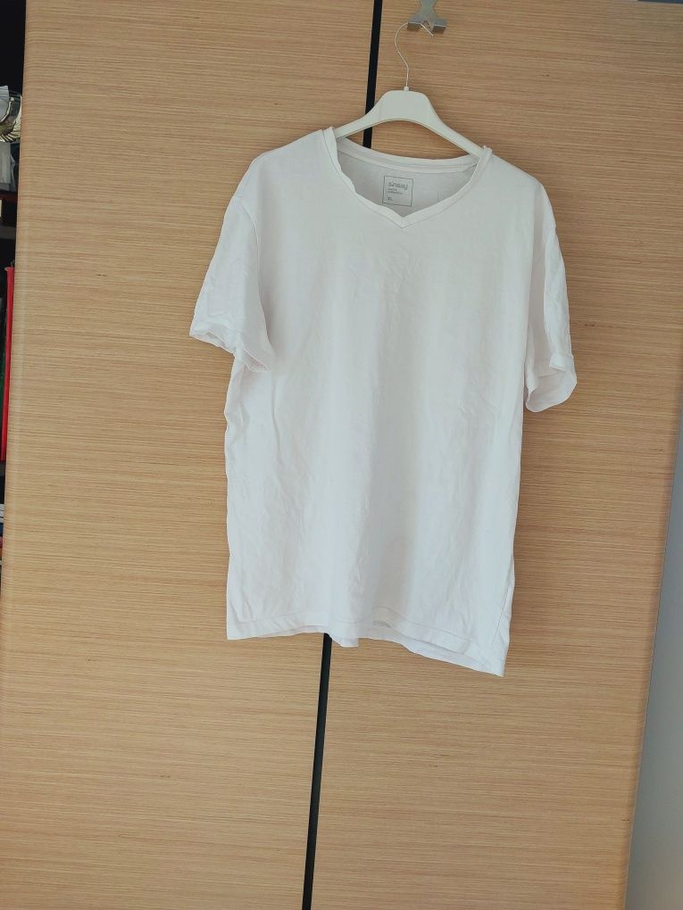 Biały T-shirt sinsay