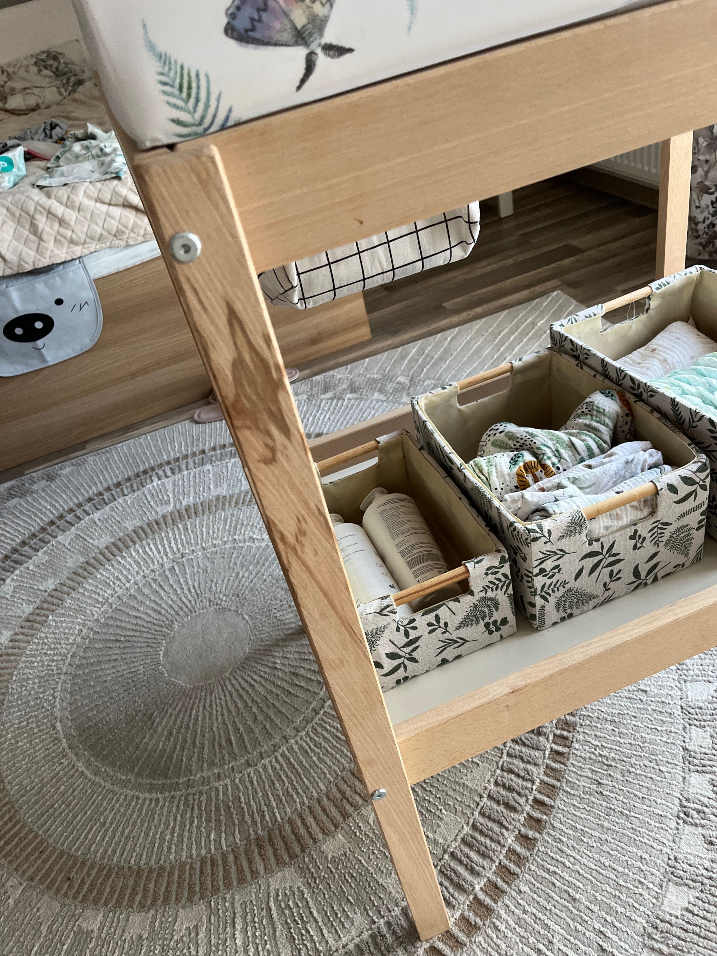Przewijak Ikea wraz z przewijakiem przenośnym w leśne wzory
