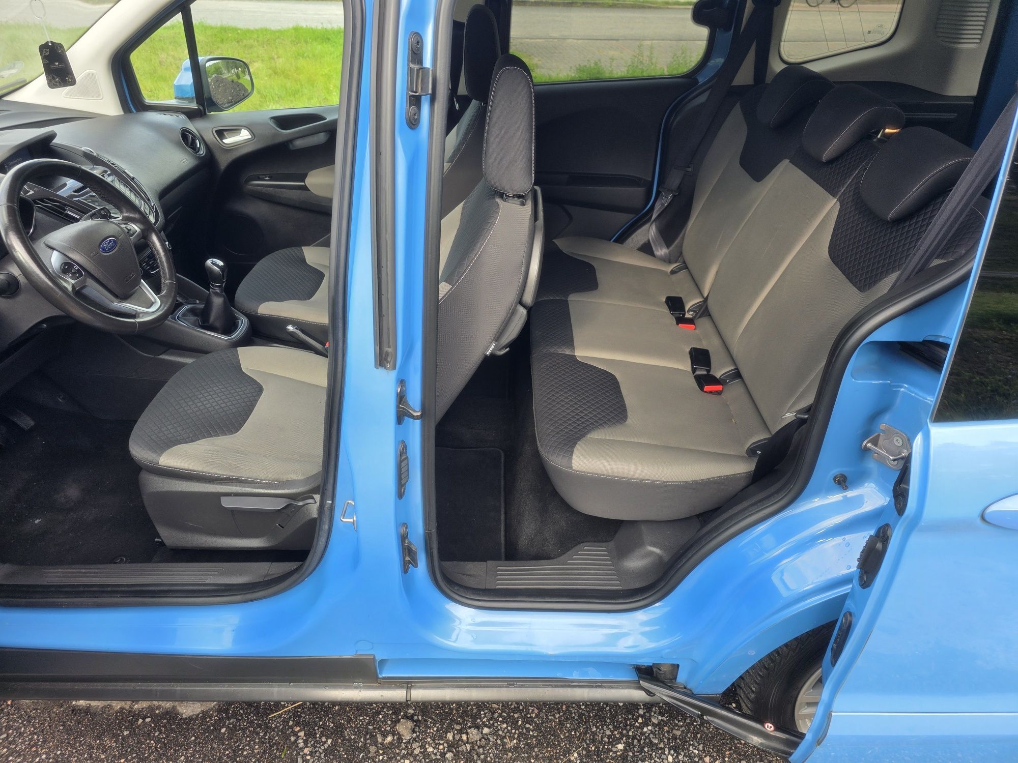 Ford TOURNEO Curier 1.5 TDCi ! Bogate wyposażenie ! z Niemiec !