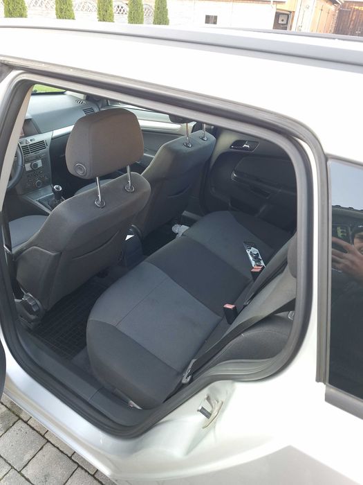 Sprzedam Opel Astra H Kombi 1.9 CDTI