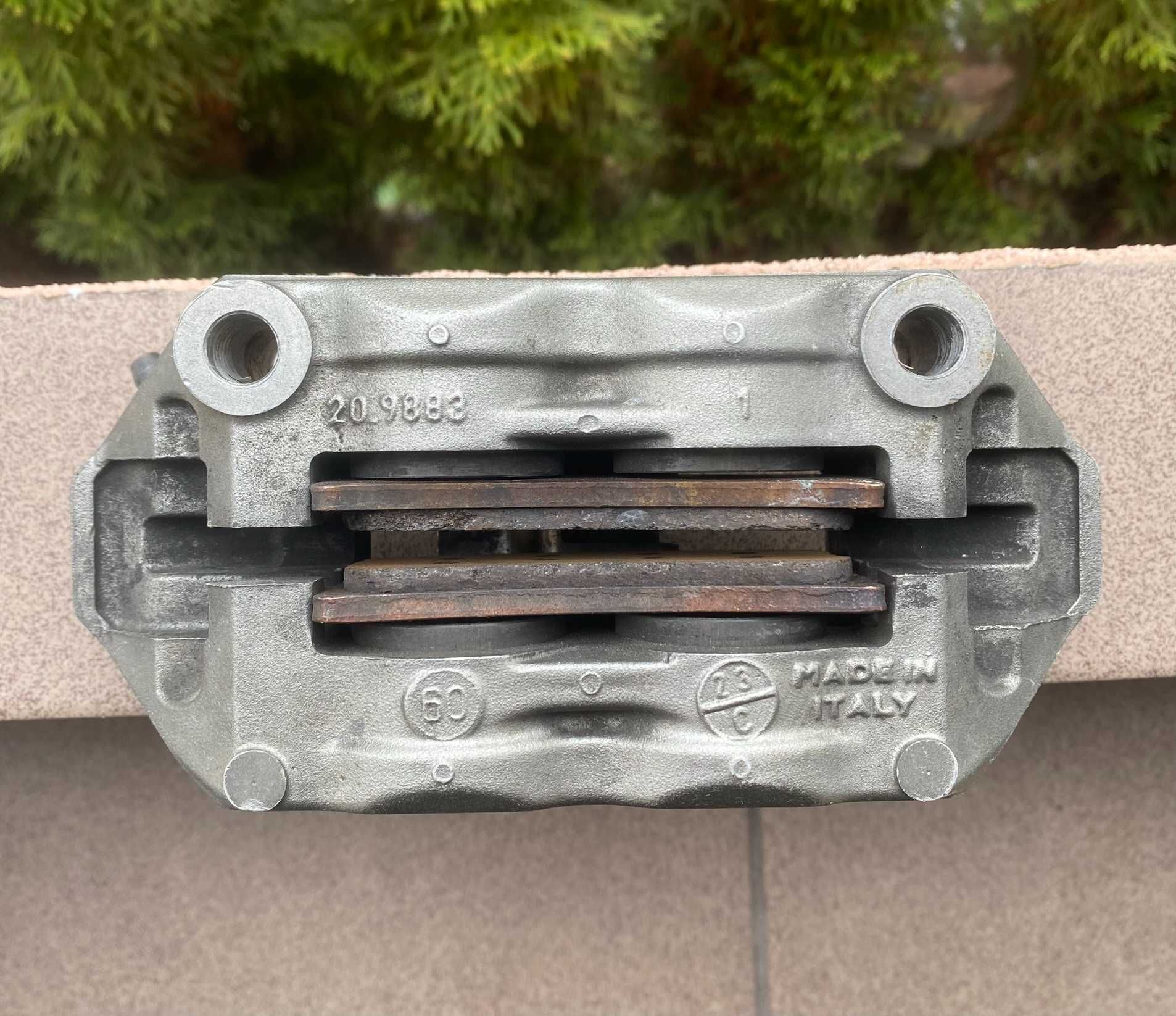 Zaciski hamulcowe na przód BREMBO M4 34 100mm DUCATI 848 08/10