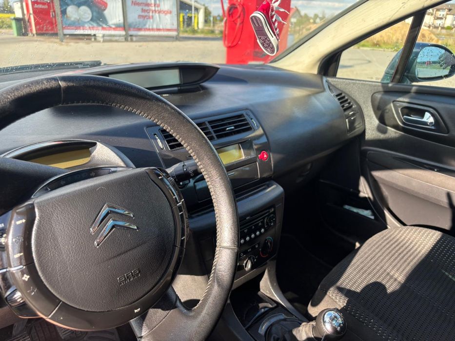 Citroen C4 – 2006 r., 1.6 diesel, czarny, dach panoramiczny
