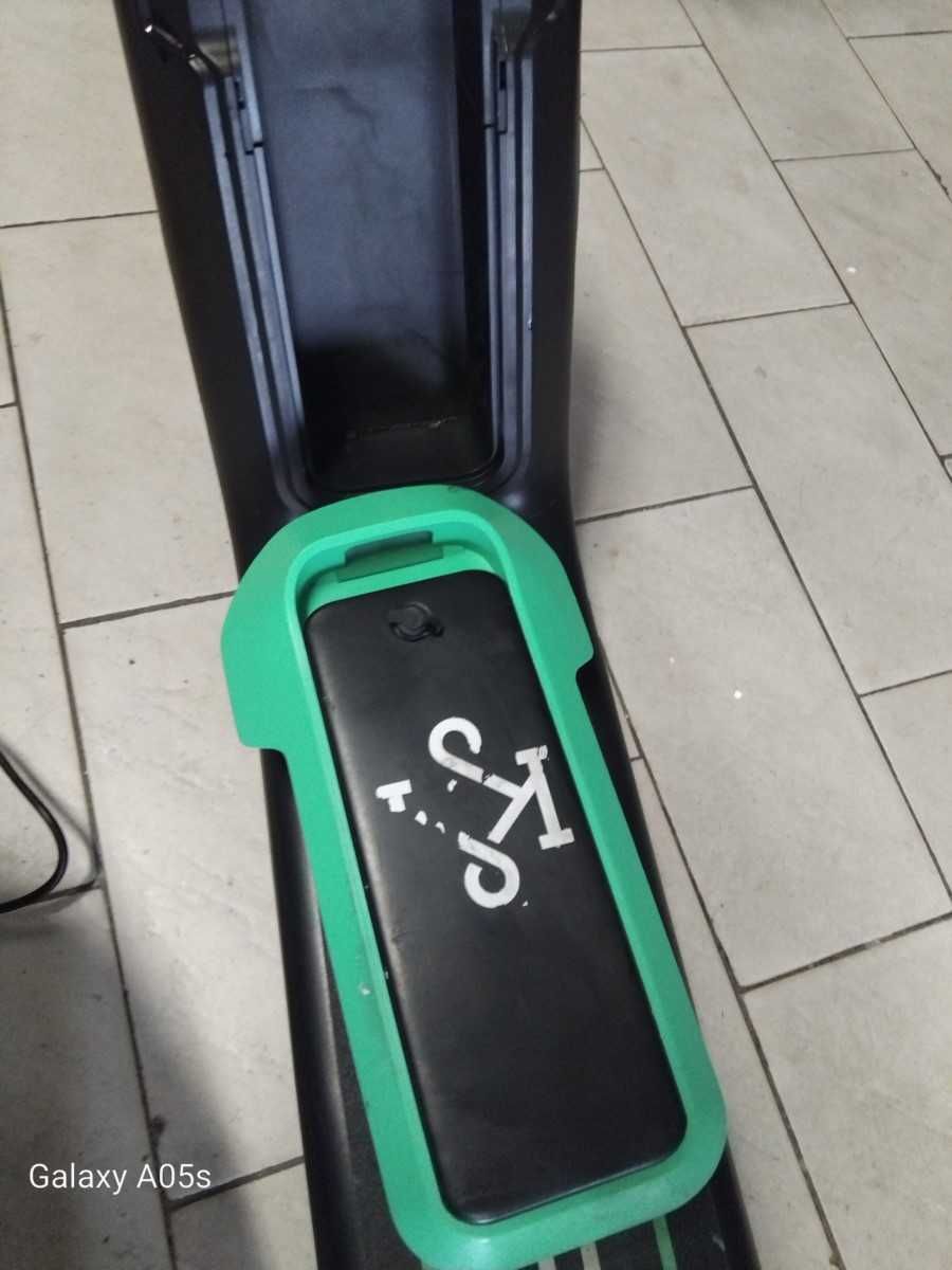 Hulajnoga elektryczna KESSER e-scooter 120 kg 20 km/h koła 10"