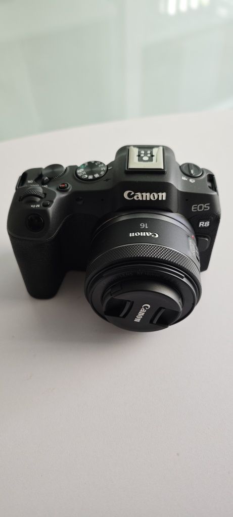 Canon RF 16 mm f/2.8 STM
