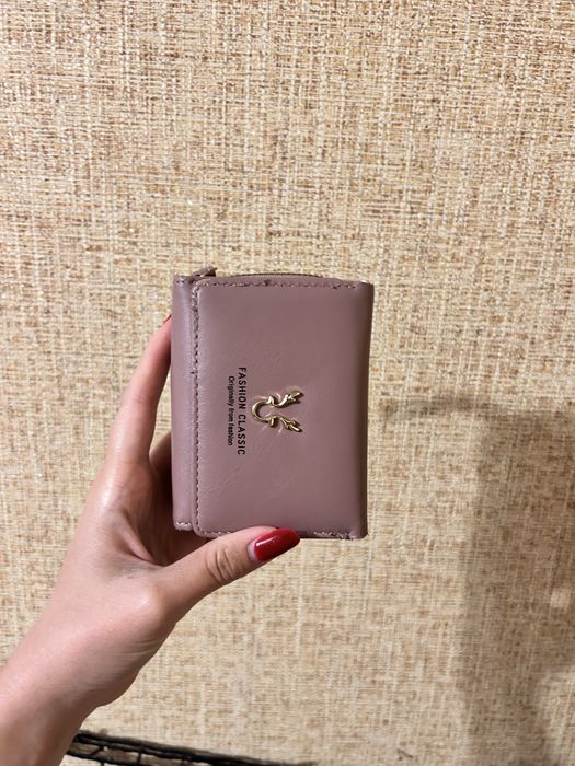 Кошелек женские в хорошем состоянии.