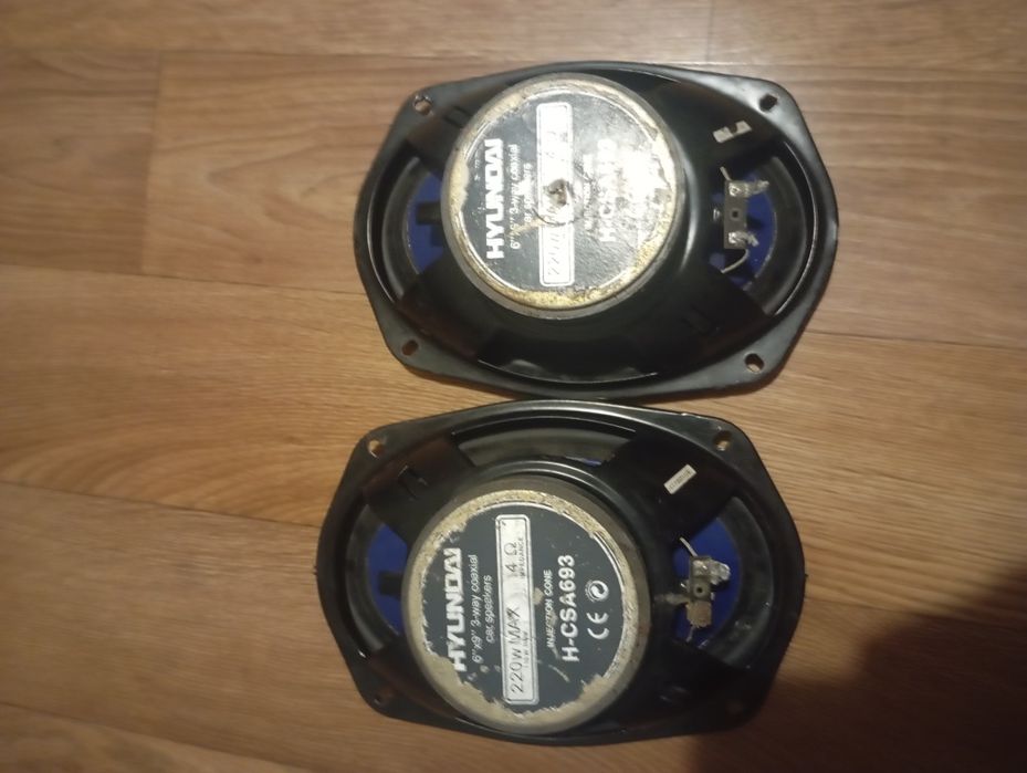 У продажі 4 динаміка