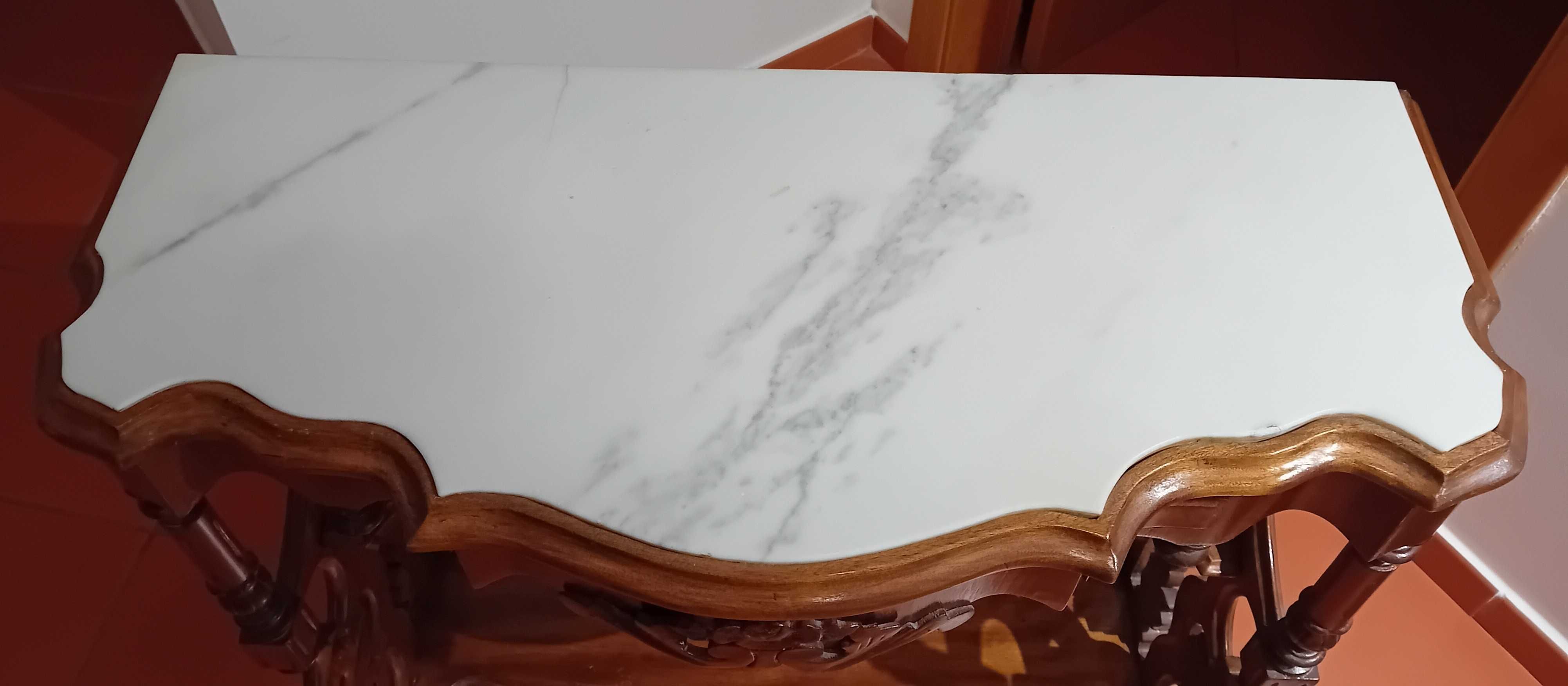 Vendo móvel de entrada, com tampo em mármore
