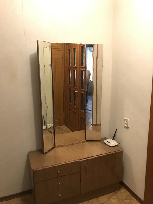 Продаю 1кквСоляные, Магелан 1эт 9эт кирпичного дома..  Хорошее житое с