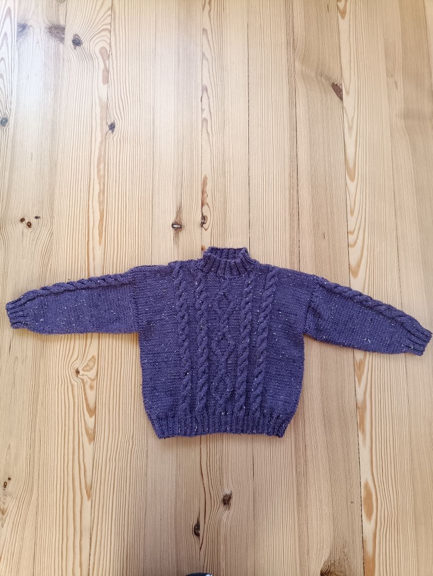 Wełniany sweter dla dziecka