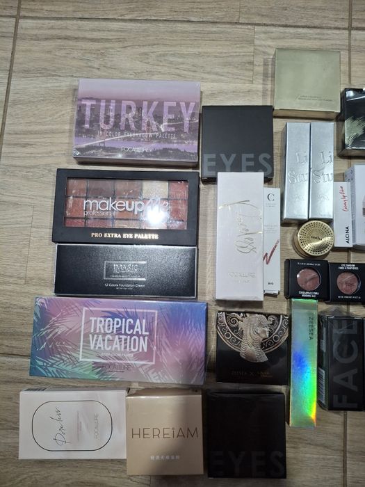 Помада пудра тіні  крем маска