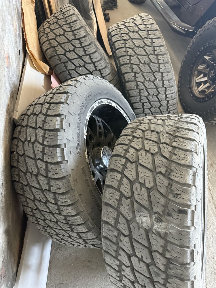 Продам резину 325х50 r22