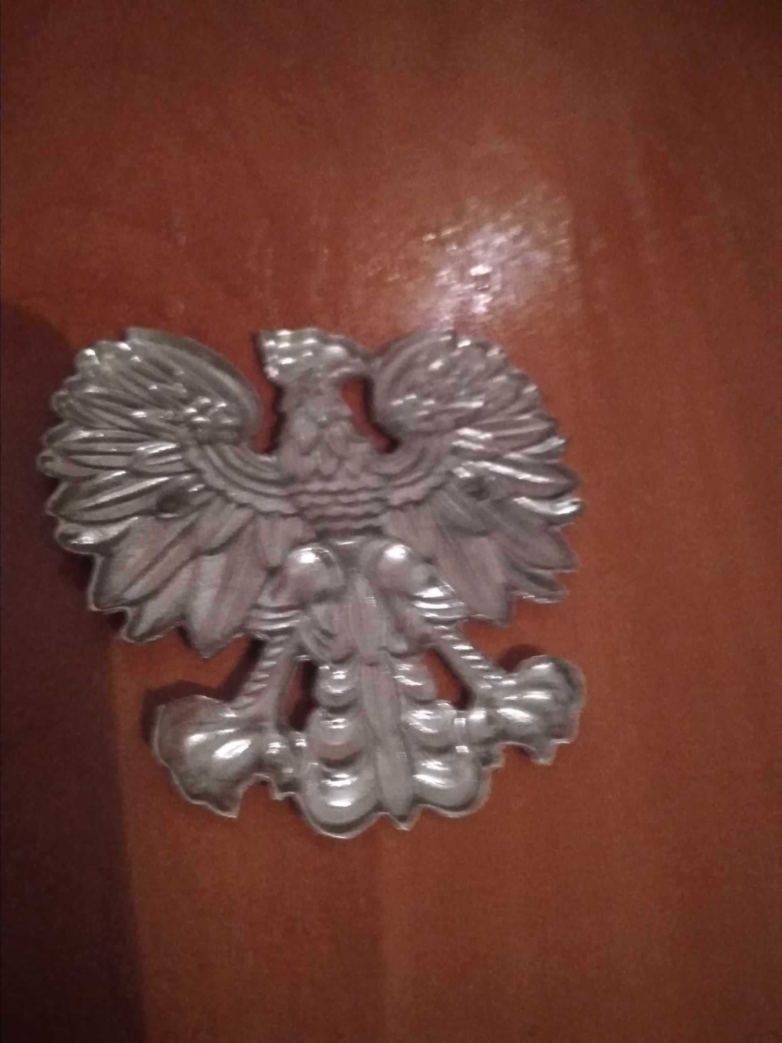 Aluminiowy orzełek z czapki wojskowej prl