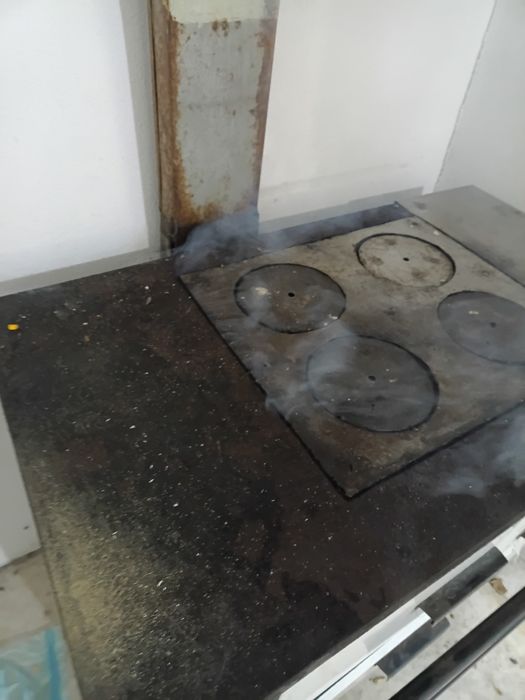 Fogão lenha Oliveirinha com defeitos