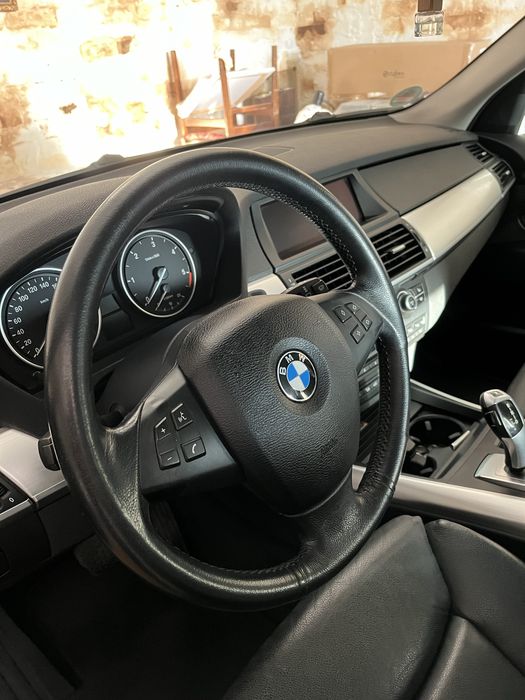Автомобіль BMW X5