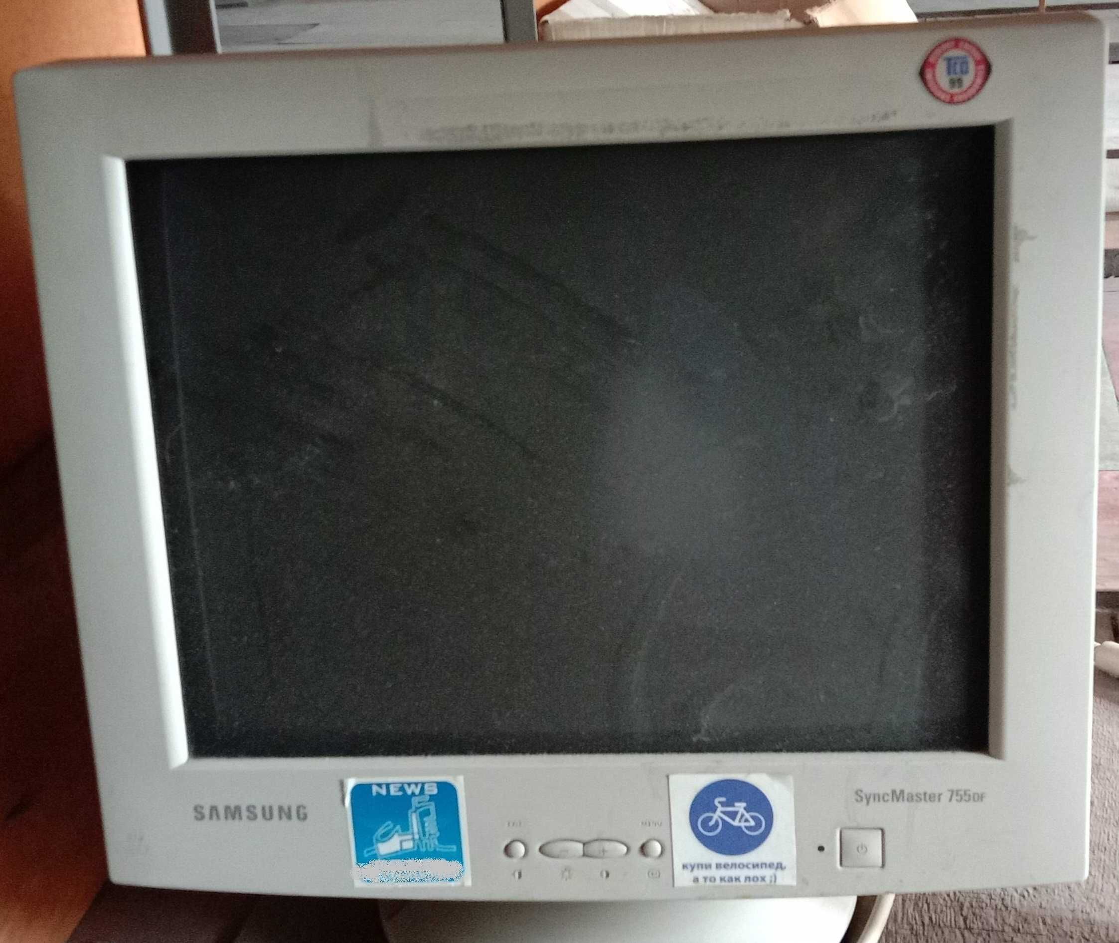 Мониторы 3 шт. Samsung SyncMaster 755DF,  753DF,  LG Studioworks