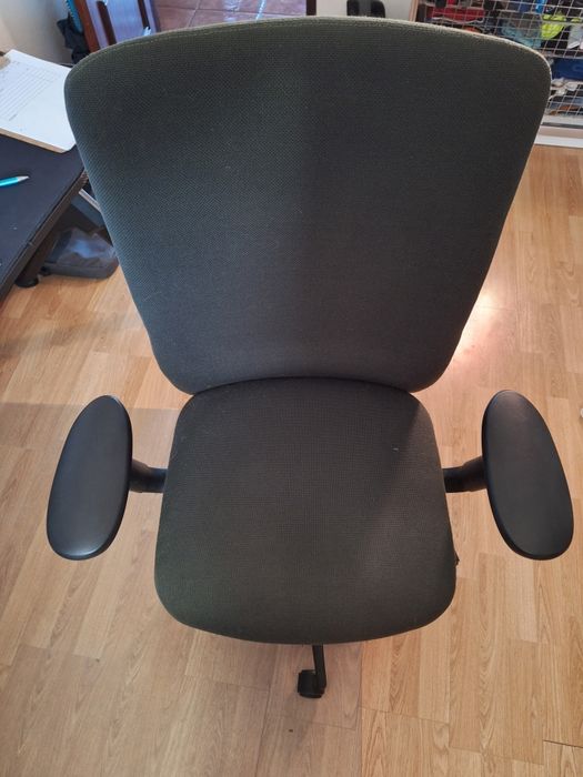 Cadeira escritorio com rodas