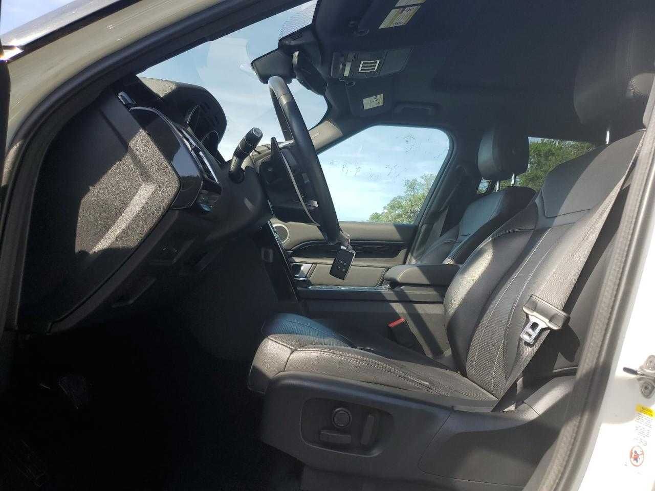 2020 Land Rover Discovery SE