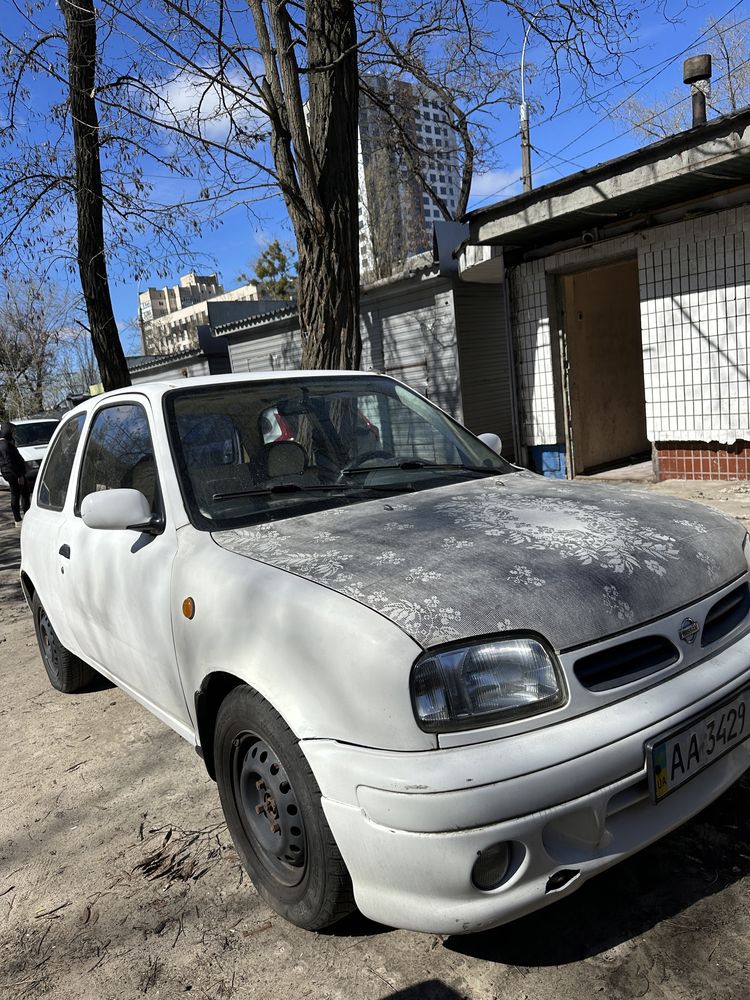 Nissan Micra сел поехал