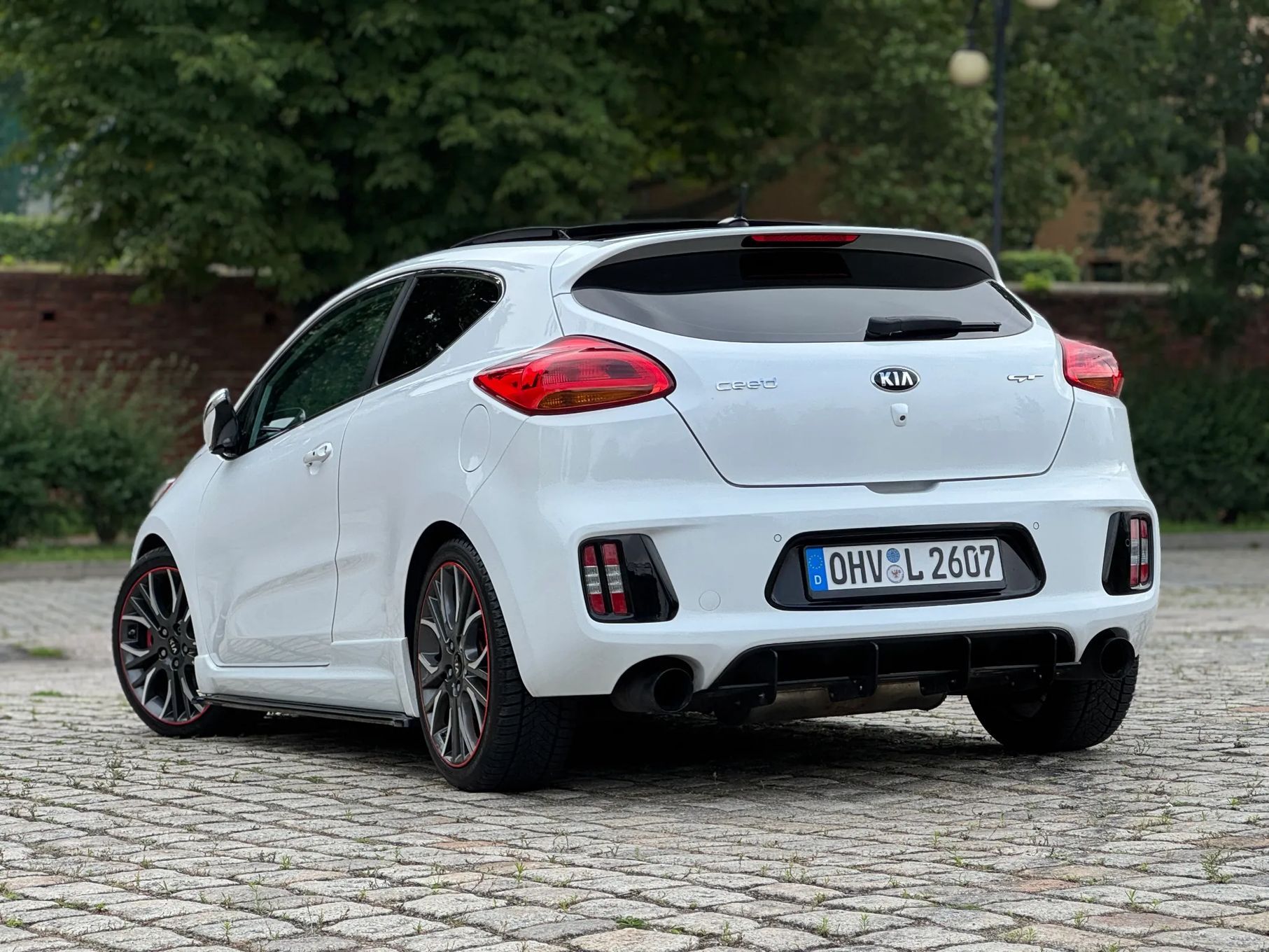 Kia ProCeed GT 1.6 T-GDI 204KM Maxton Design Wydech Panorama Grzana kierowni Ceed