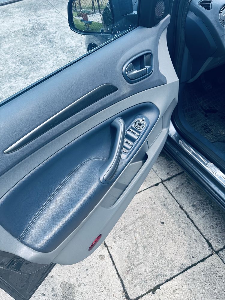 Ford mondeo mk4 titanium