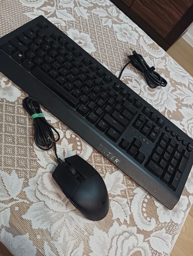 Klawiatura Razer cynosa v2 plus myszka Corsair Katar PRO