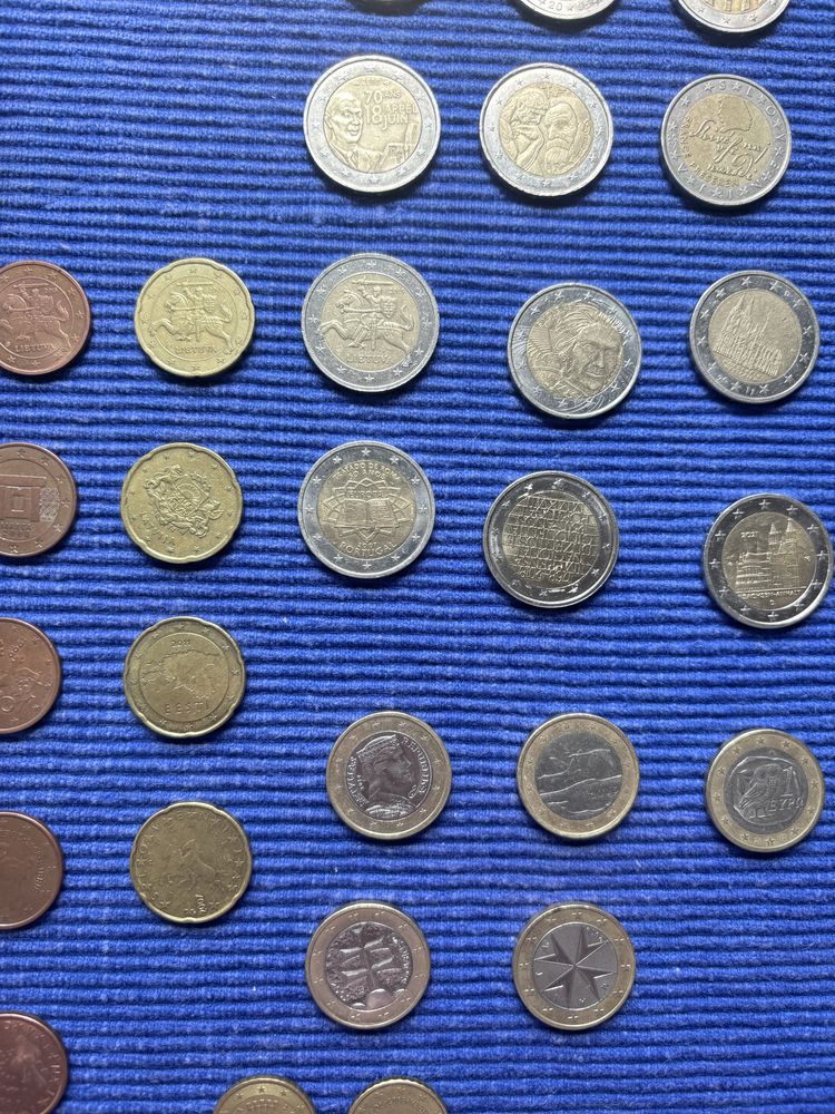 Varias moedas de coleçao