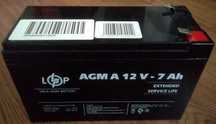 Акумулятор 12V 7Ah та 4Ah для освітлення.