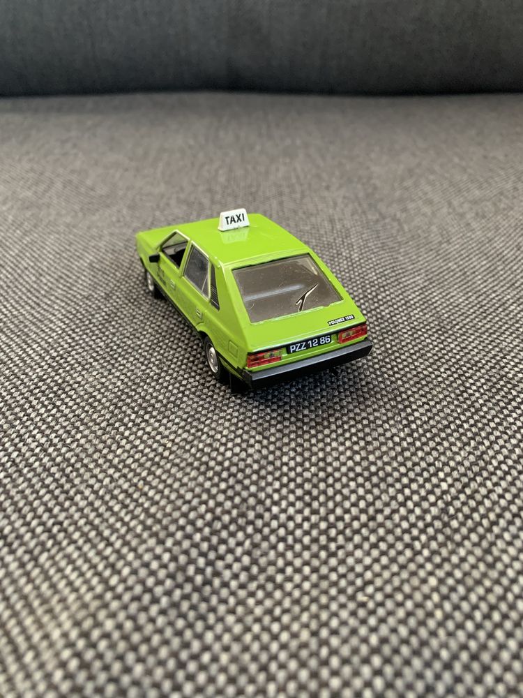 FSO Polonez 1500 Borewicz taxi Poznań 2110 Daffi skala 1:43 zielony