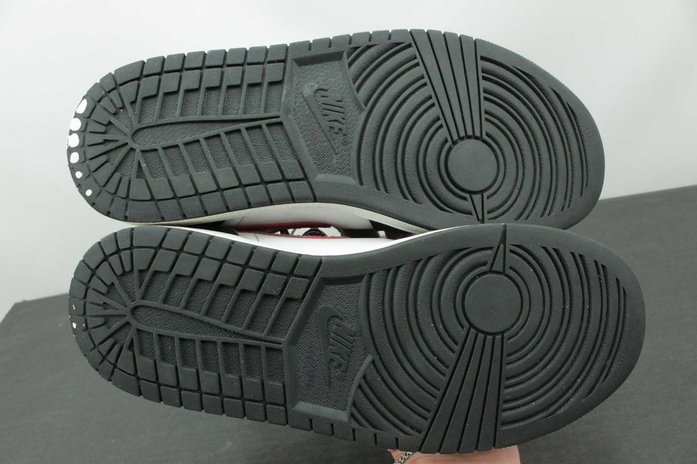 Шкіряні чоловічі кросівки Nike Air Jordan 1 Mid Оригінал Розмір 42