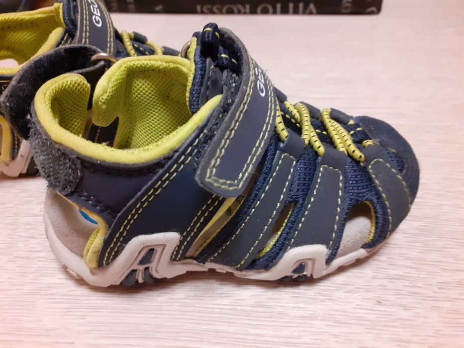 Шкіряні босоніжки Geox  21 розмір