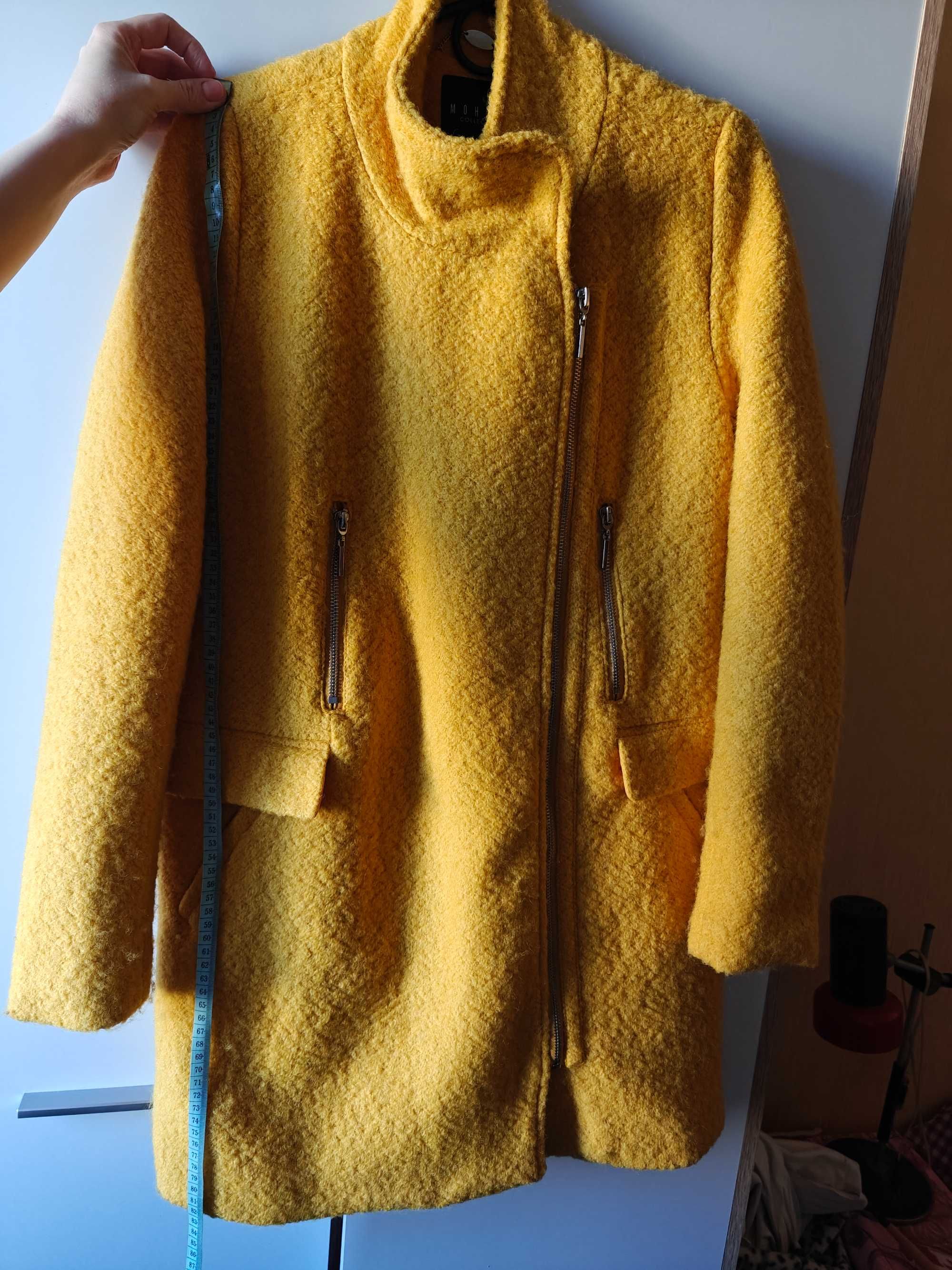 Желтое пальто 34 размер
