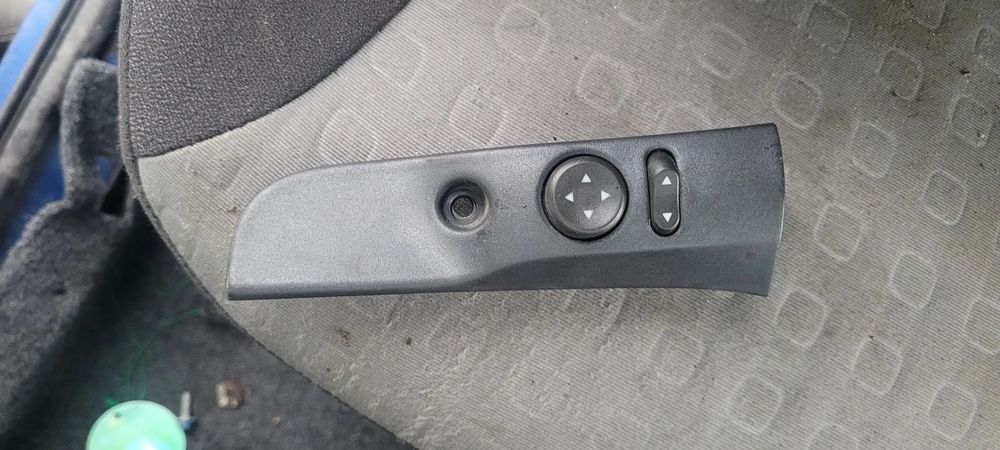 Fiat Doblo I, włącznik sterowania lusterek