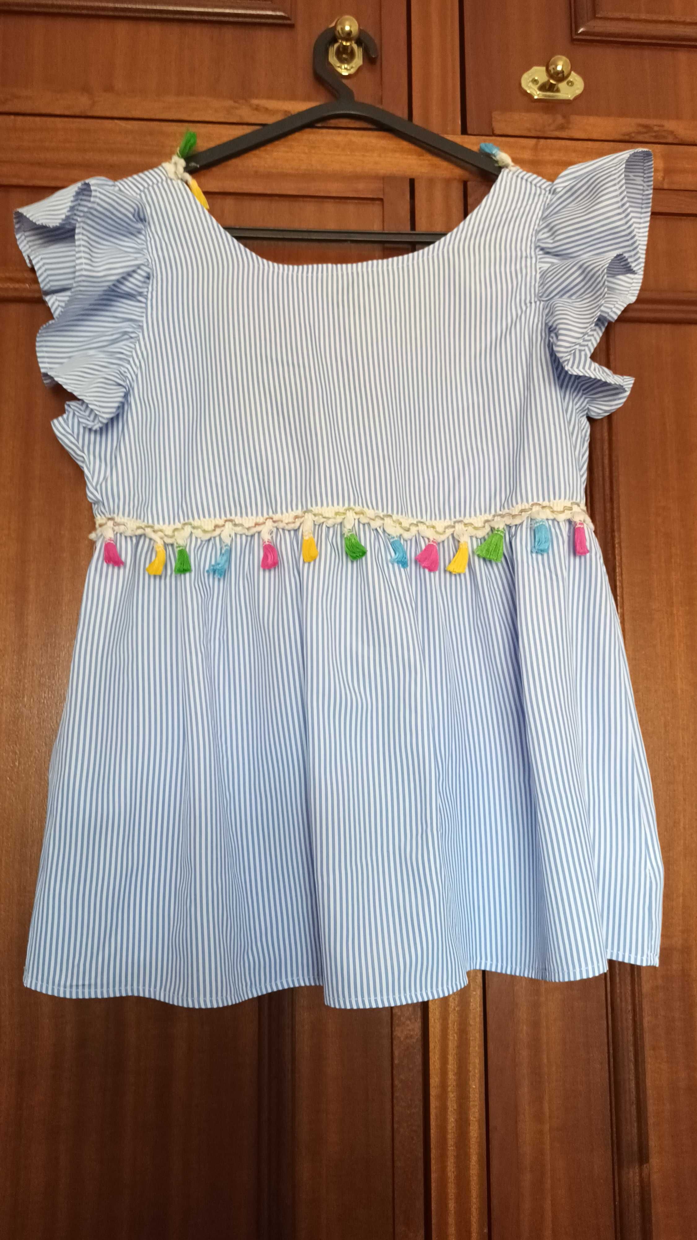 Blusa sem costas e com uma laçada