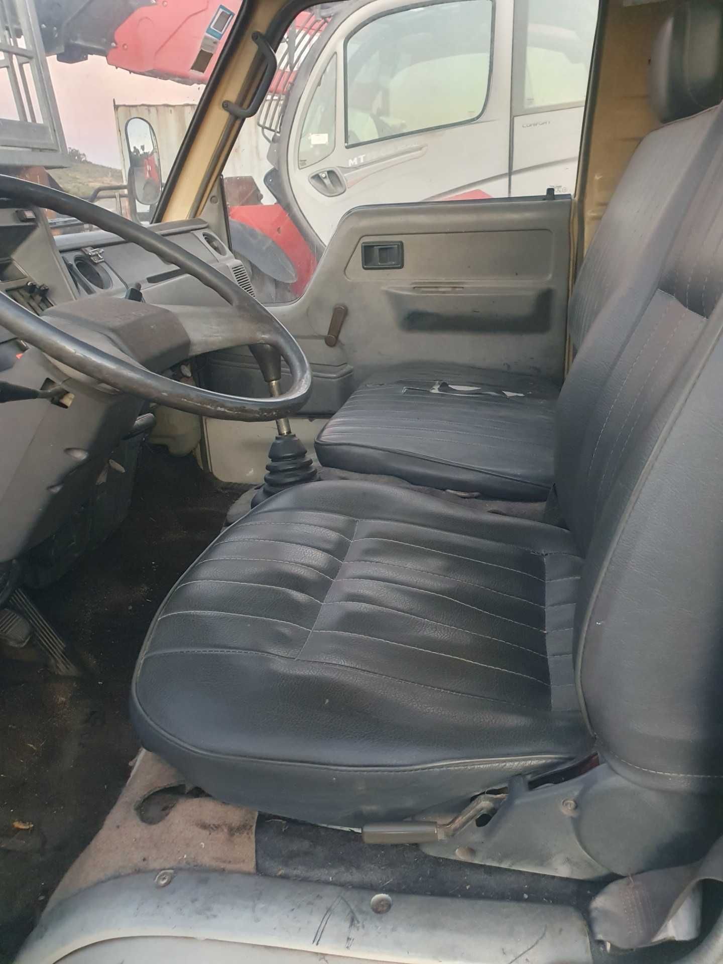 Toyota Dyna 150 caixa aberta