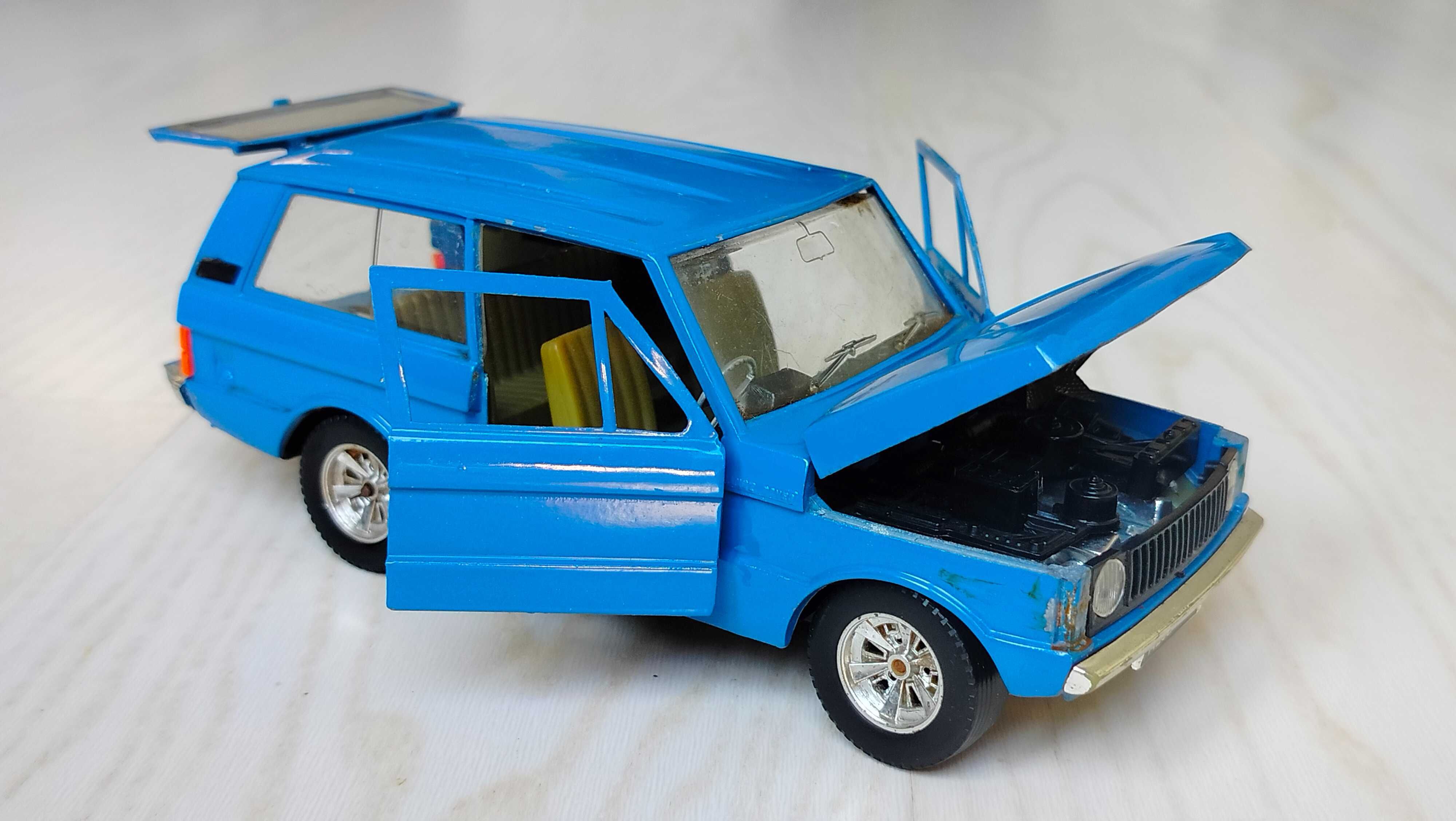 Samochód stare Bburago Range Rover 1:24 PRL