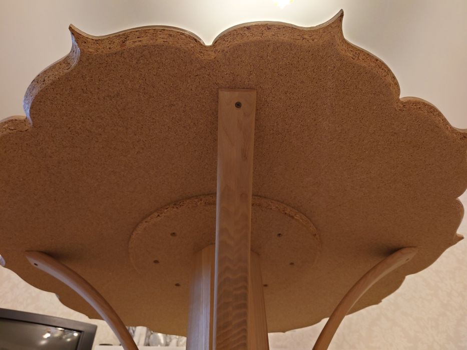 Стол декоративный с массива ясеня (под заливку )