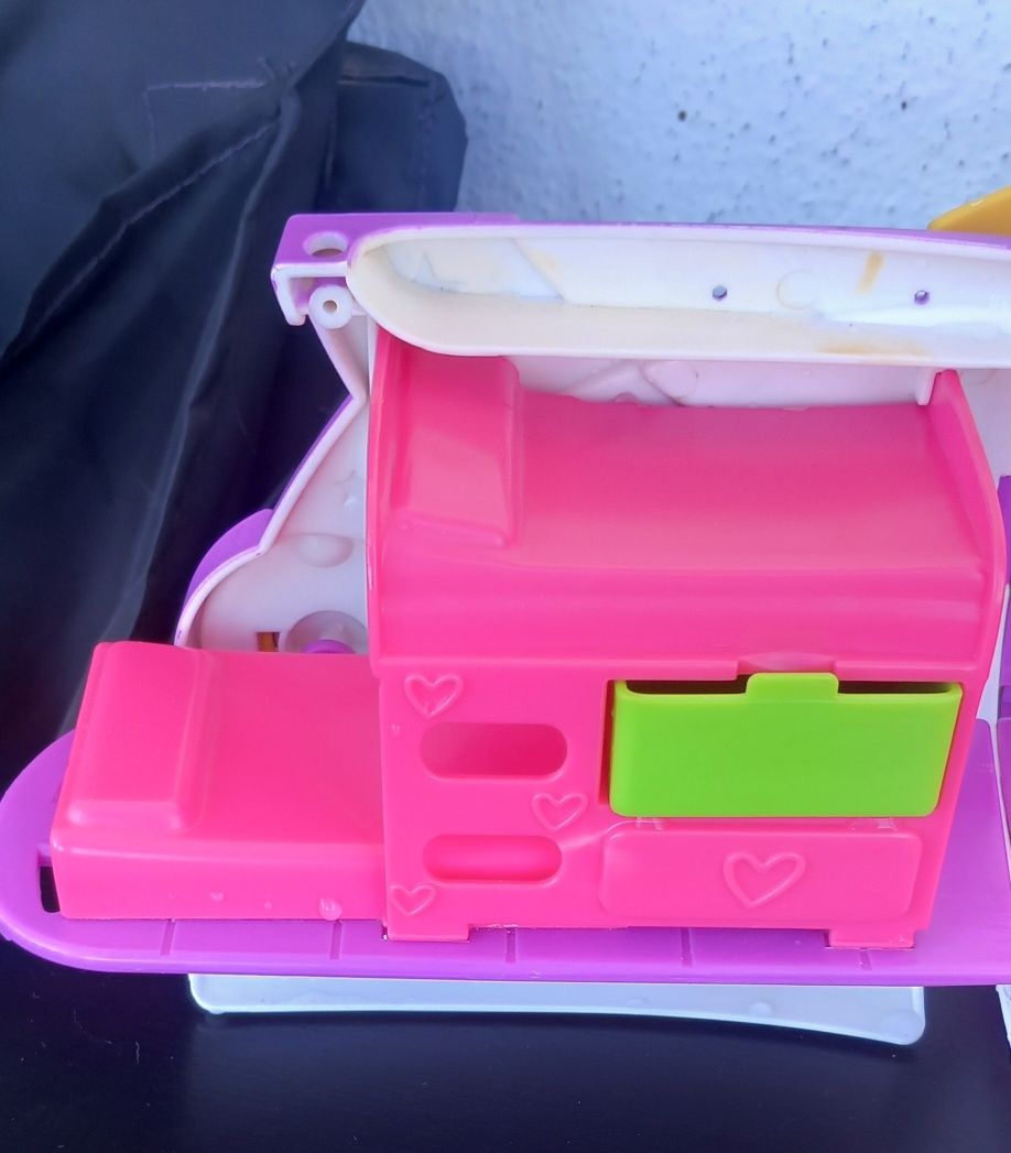 Vendo barco do piny pon com uma boneca