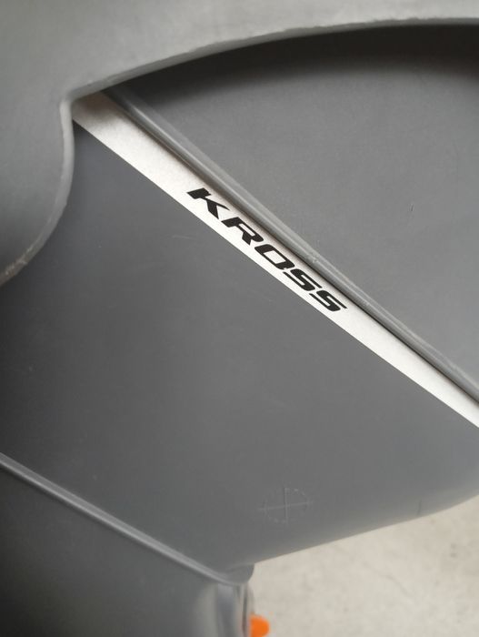 Fotelik rowerowy Kross z kaskiem