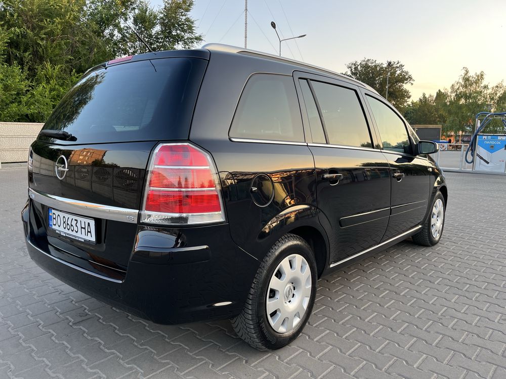 Продам нефарбоний Opel Zafira 2006 1.8