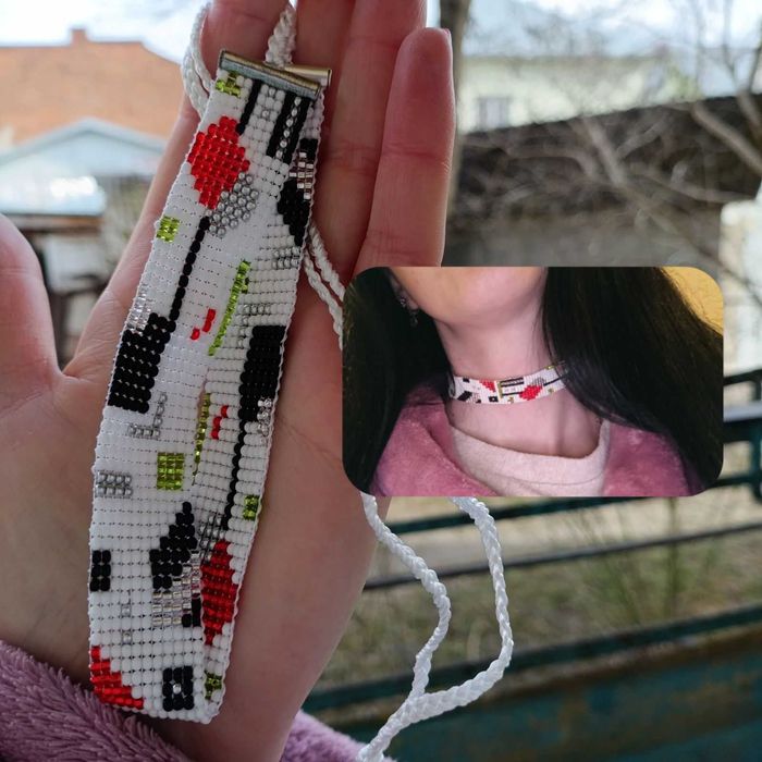 Вироби з бісеру та натурального каменю