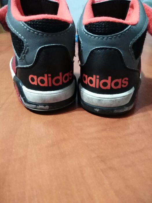 Adidasy adidas r. 22