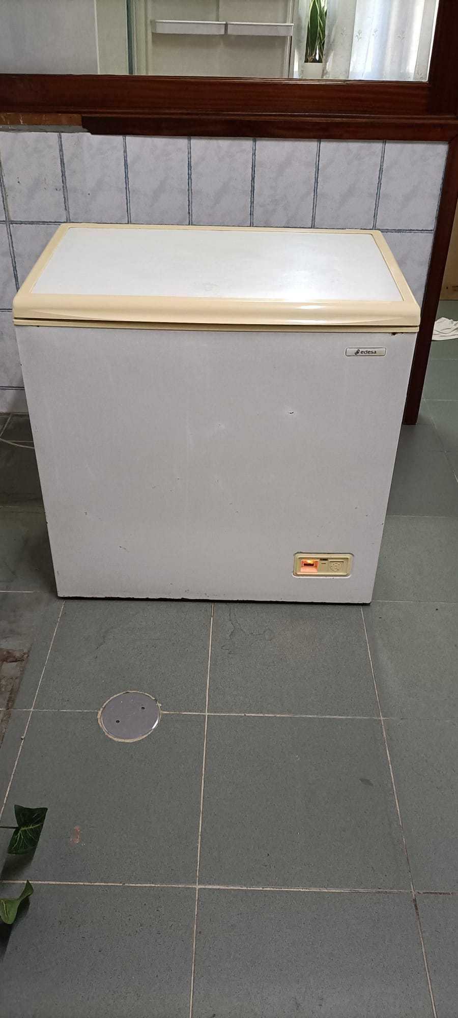 Vendo Arca Congeladora Edesa usada com as dimensões 80x86x55