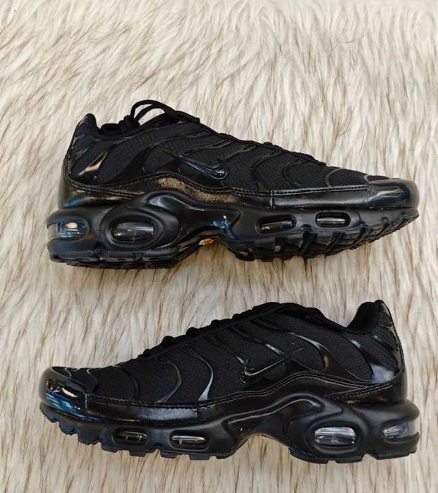 "Buty damskie Trampki"Nike_Air_Max_TN_Plus_czarny R.44