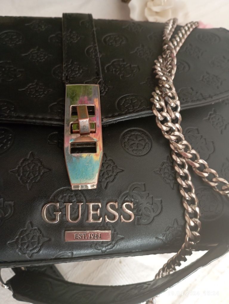 Оригінальна сумочка від Guess