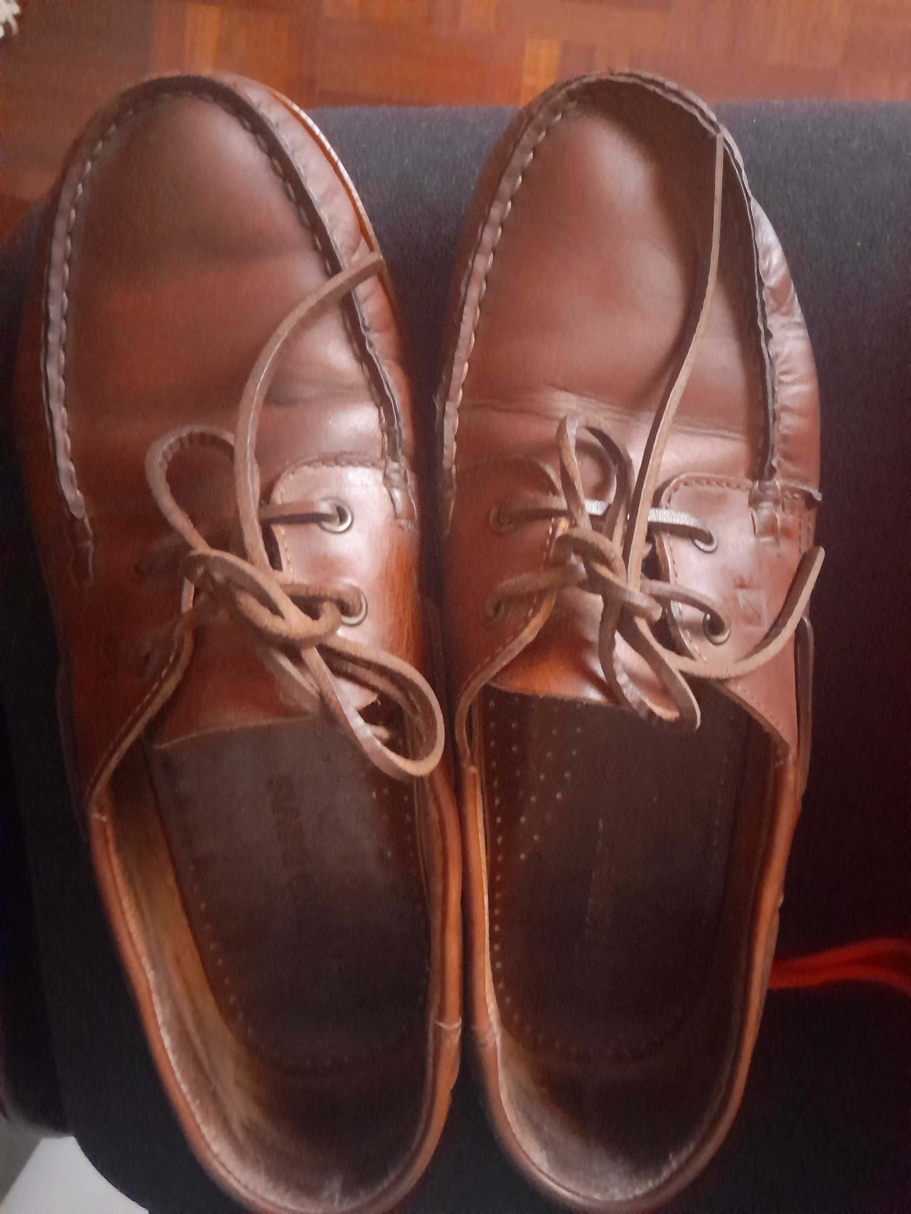 Sapatos castanhos Mike Davis
