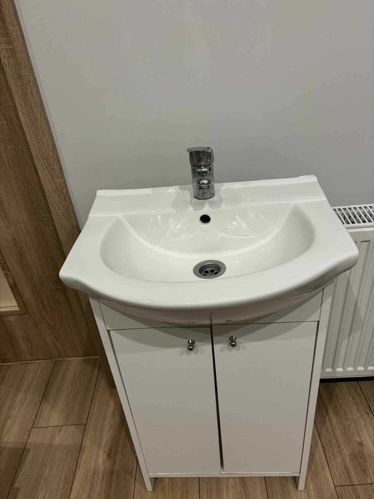 Szafka łazienkowa ze zlewem