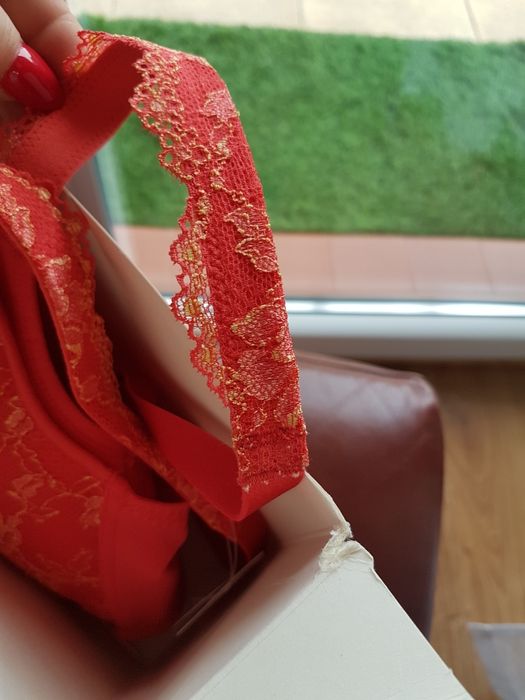 Piękny koralowy biustonosz Rosa Faia kolor koralowy, rozmiar 80D